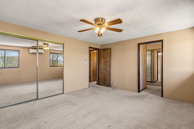 1704 NW Sunview Place, Grants Pass, OR 97526