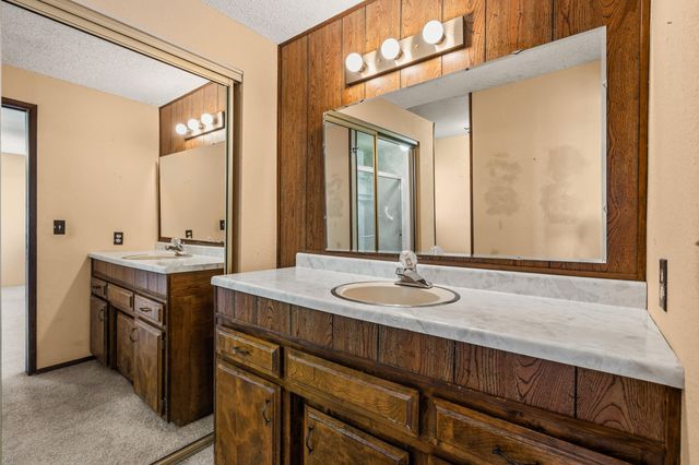 1704 NW Sunview Place, Grants Pass, OR 97526