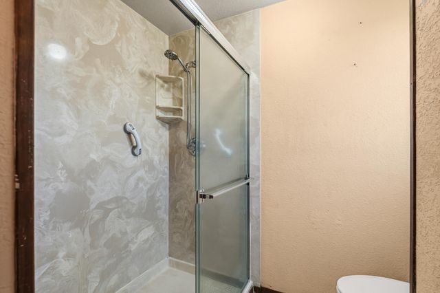 1704 NW Sunview Place, Grants Pass, OR 97526