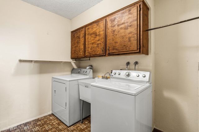 1704 NW Sunview Place, Grants Pass, OR 97526