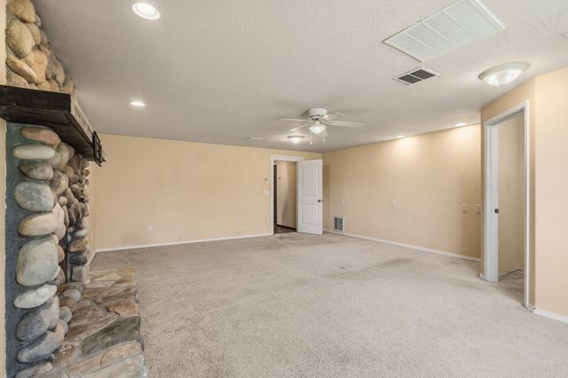 1704 NW Sunview Place, Grants Pass, OR 97526