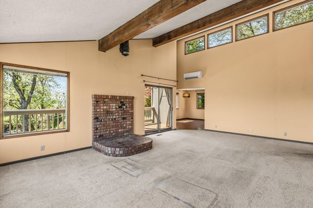 1704 NW Sunview Place, Grants Pass, OR 97526