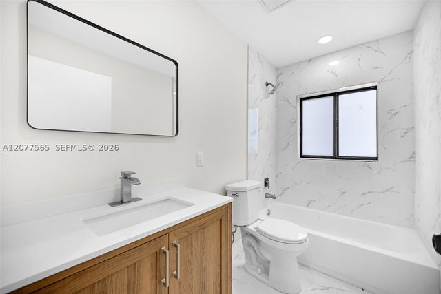2470 NW 179th St, Miami Gardens, FL 33056