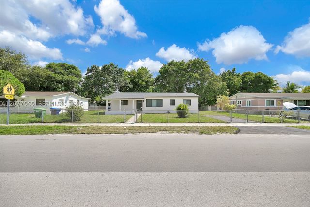 2470 NW 179th St, Miami Gardens, FL 33056