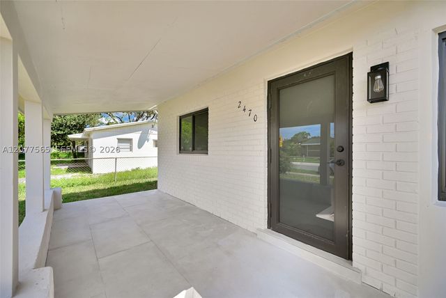 2470 NW 179th St, Miami Gardens, FL 33056