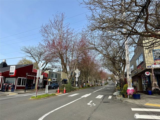 11477 NE Tulin Road, Kingston, WA 98346