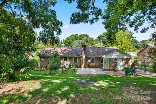 5115 Carriage Drive Circle, Charlotte, NC 28205