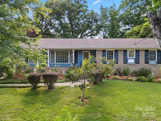 5115 Carriage Drive Circle, Charlotte, NC 28205