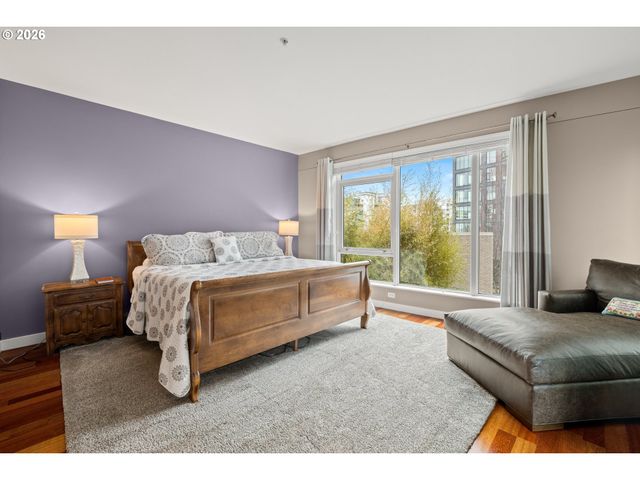 949 Nw OVERTON St 301, Portland, OR 97209