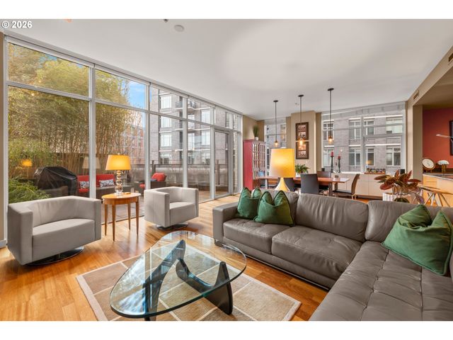 949 Nw OVERTON St 301, Portland, OR 97209