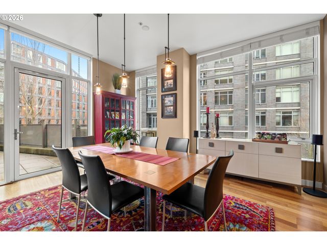 949 Nw OVERTON St 301, Portland, OR 97209