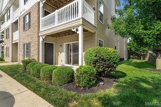 1011 Saravalle Drive, St Peters, MO 63376