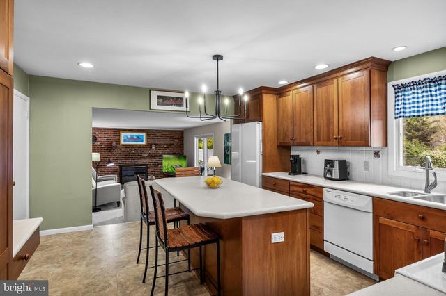 108 BRANDYWINE DR, Marlton, NJ 08053