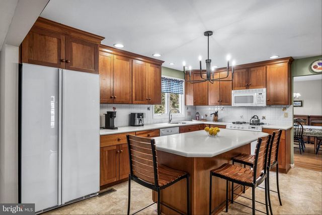 108 BRANDYWINE DR, Marlton, NJ 08053