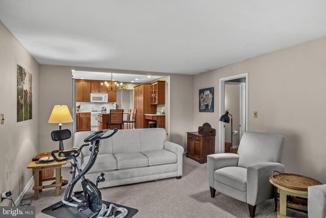 108 BRANDYWINE DR, Marlton, NJ 08053