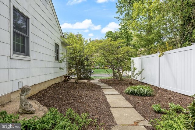 108 BRANDYWINE DR, Marlton, NJ 08053