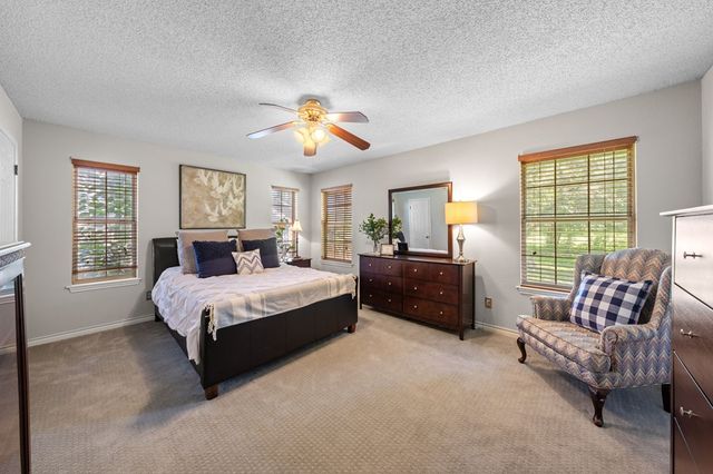 436 Valley Dr, Kerrville, TX 78028
