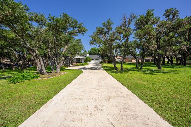 436 Valley Dr, Kerrville, TX 78028