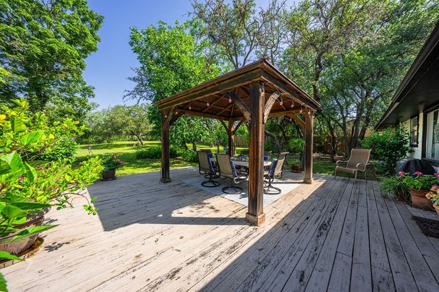 436 Valley Dr, Kerrville, TX 78028