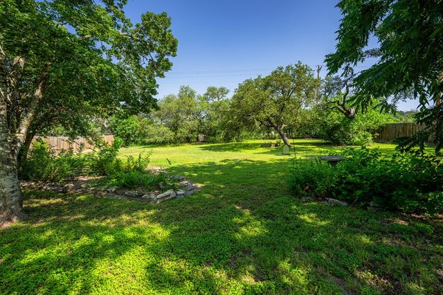 436 Valley Dr, Kerrville, TX 78028
