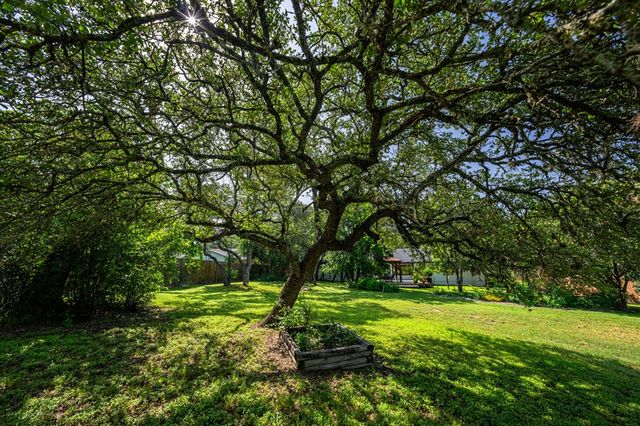 436 Valley Dr, Kerrville, TX 78028