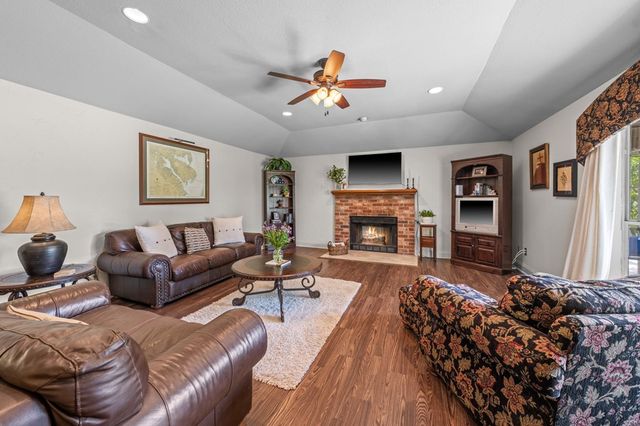 436 Valley Dr, Kerrville, TX 78028