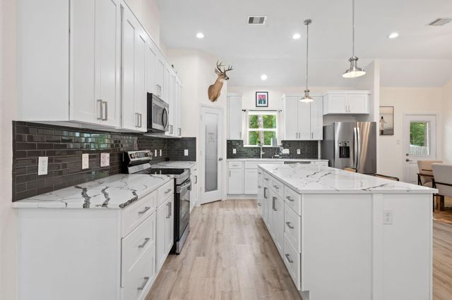 144 S Village Cove Loop, Livingston, TX 77351