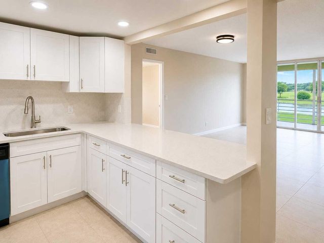 2681 S Course Drive 301, Pompano Beach, FL 33069
