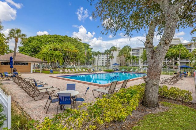 2681 S Course Drive 301, Pompano Beach, FL 33069