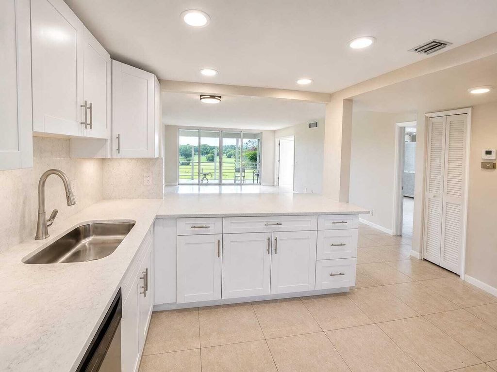 2681 S Course Drive 301, Pompano Beach, FL 33069
