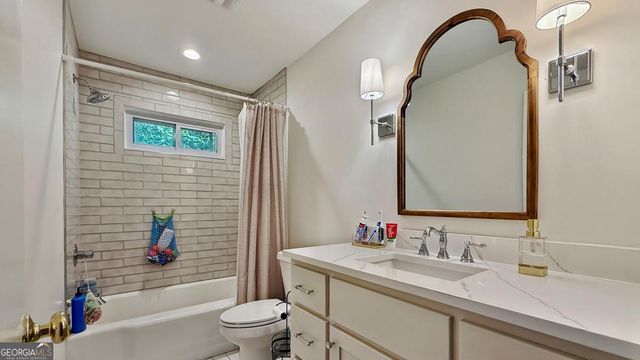 120 Valley Circle, Calhoun, GA 30701