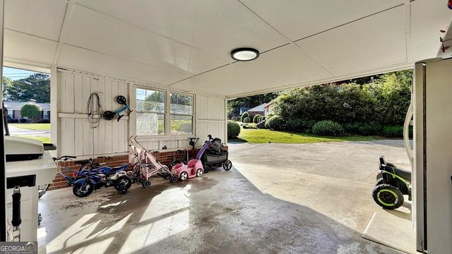 120 Valley Circle, Calhoun, GA 30701