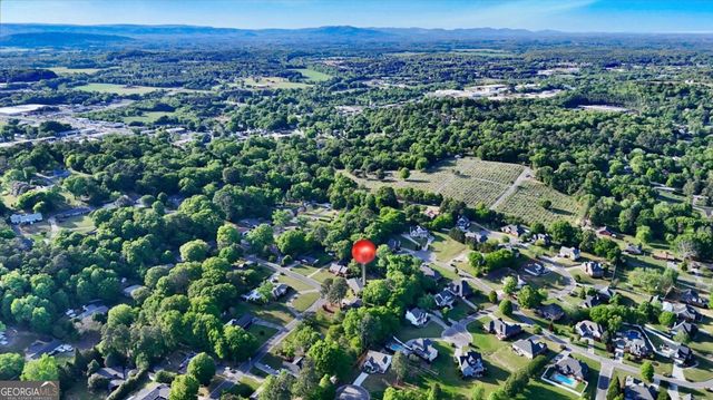 120 Valley Circle, Calhoun, GA 30701