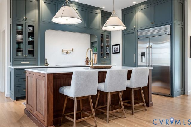 9120 James Riverwatch Dr, Richmond, VA 23235