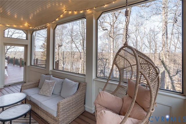 9120 James Riverwatch Dr, Richmond, VA 23235