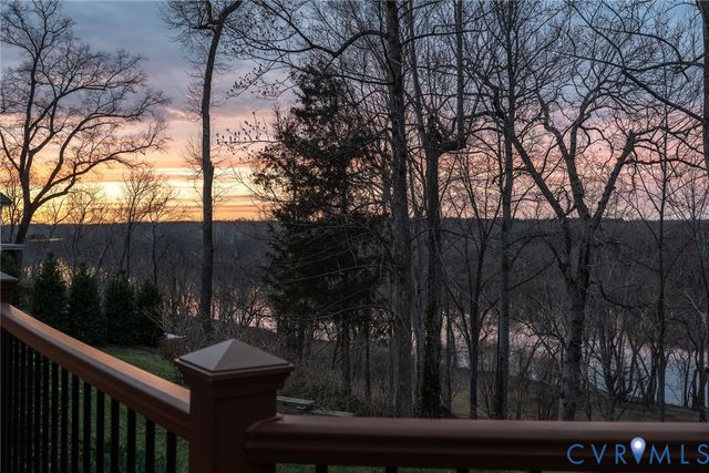 9120 James Riverwatch Dr, Richmond, VA 23235