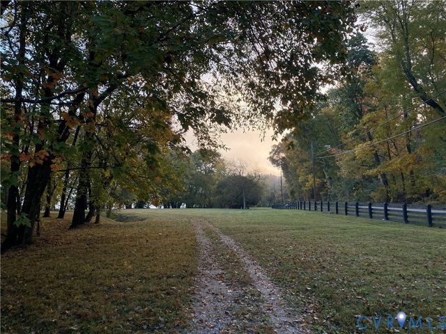 9120 James Riverwatch Dr, Richmond, VA 23235