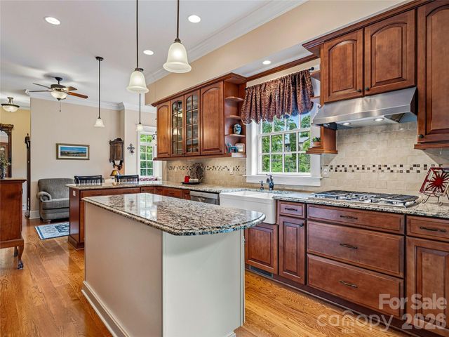 76 Edgelawn Road, Asheville, NC 28804