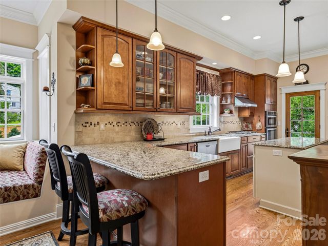 76 Edgelawn Road, Asheville, NC 28804