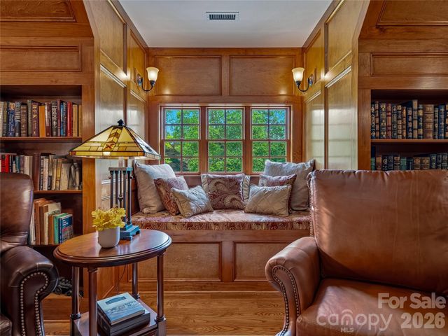 76 Edgelawn Road, Asheville, NC 28804