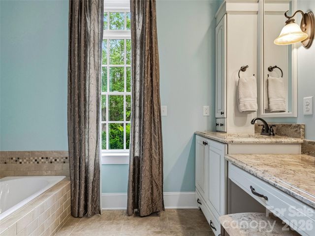 76 Edgelawn Road, Asheville, NC 28804