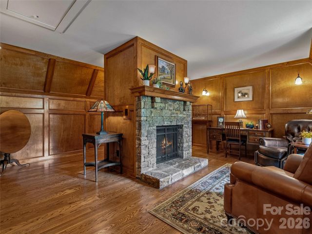 76 Edgelawn Road, Asheville, NC 28804