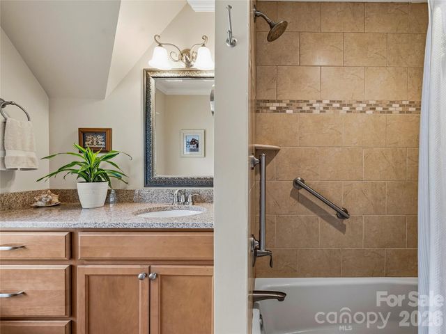 76 Edgelawn Road, Asheville, NC 28804