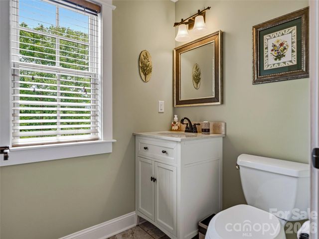 76 Edgelawn Road, Asheville, NC 28804