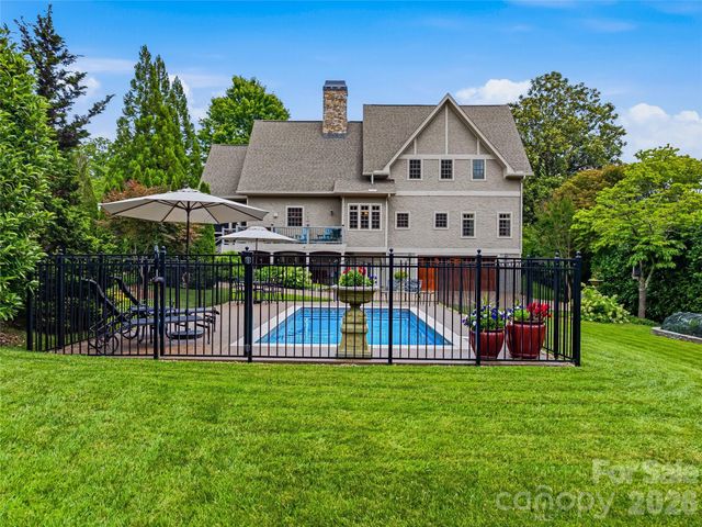 76 Edgelawn Road, Asheville, NC 28804