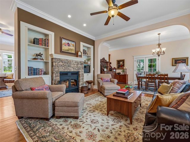 76 Edgelawn Road, Asheville, NC 28804