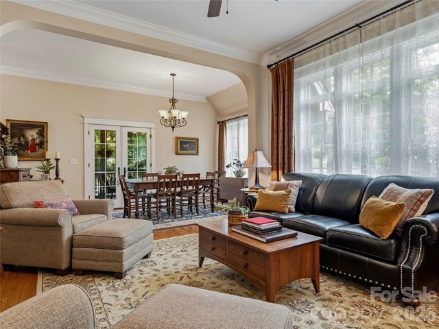76 Edgelawn Road, Asheville, NC 28804