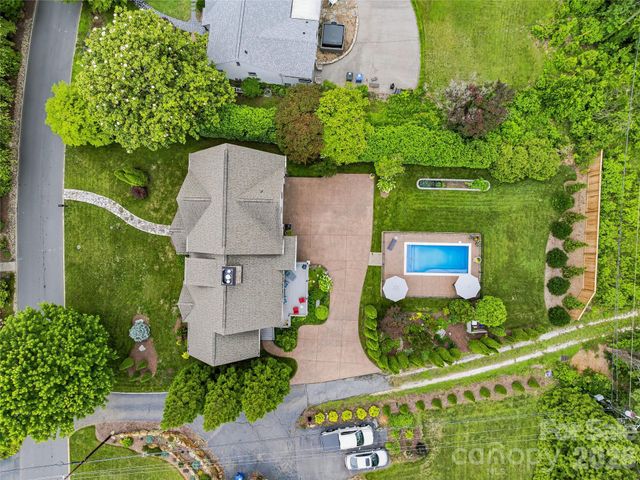 76 Edgelawn Road, Asheville, NC 28804