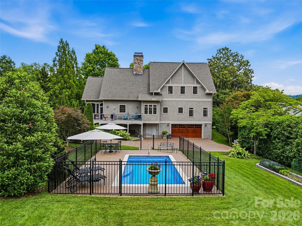 76 Edgelawn Road, Asheville, NC 28804