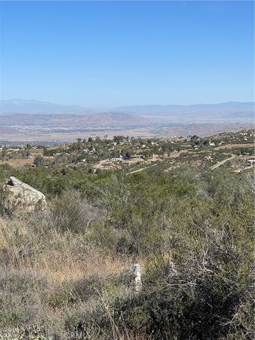 34139 Tanager Way, Hemet, CA 92544